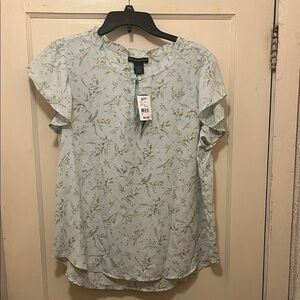 Preswick & Moore Light Blue Floral Blouse. size L